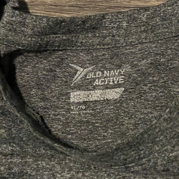 Old Navy Mens Active T Shirt - Picture 2 of 2
